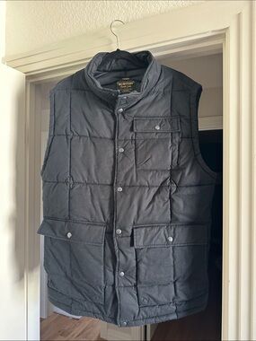 Burton Men's Black Quilted Snap-Front Vest